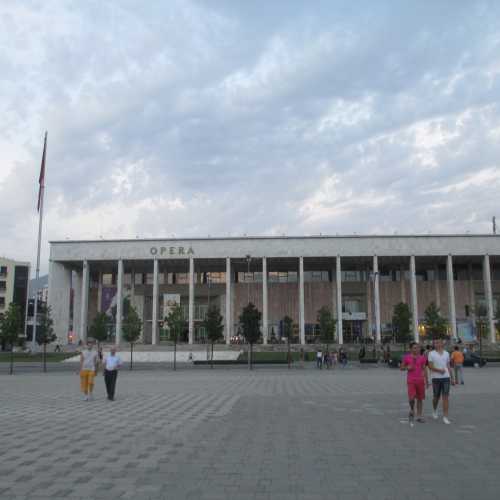 Тирана. Дворец культуры. (05.09.2015)