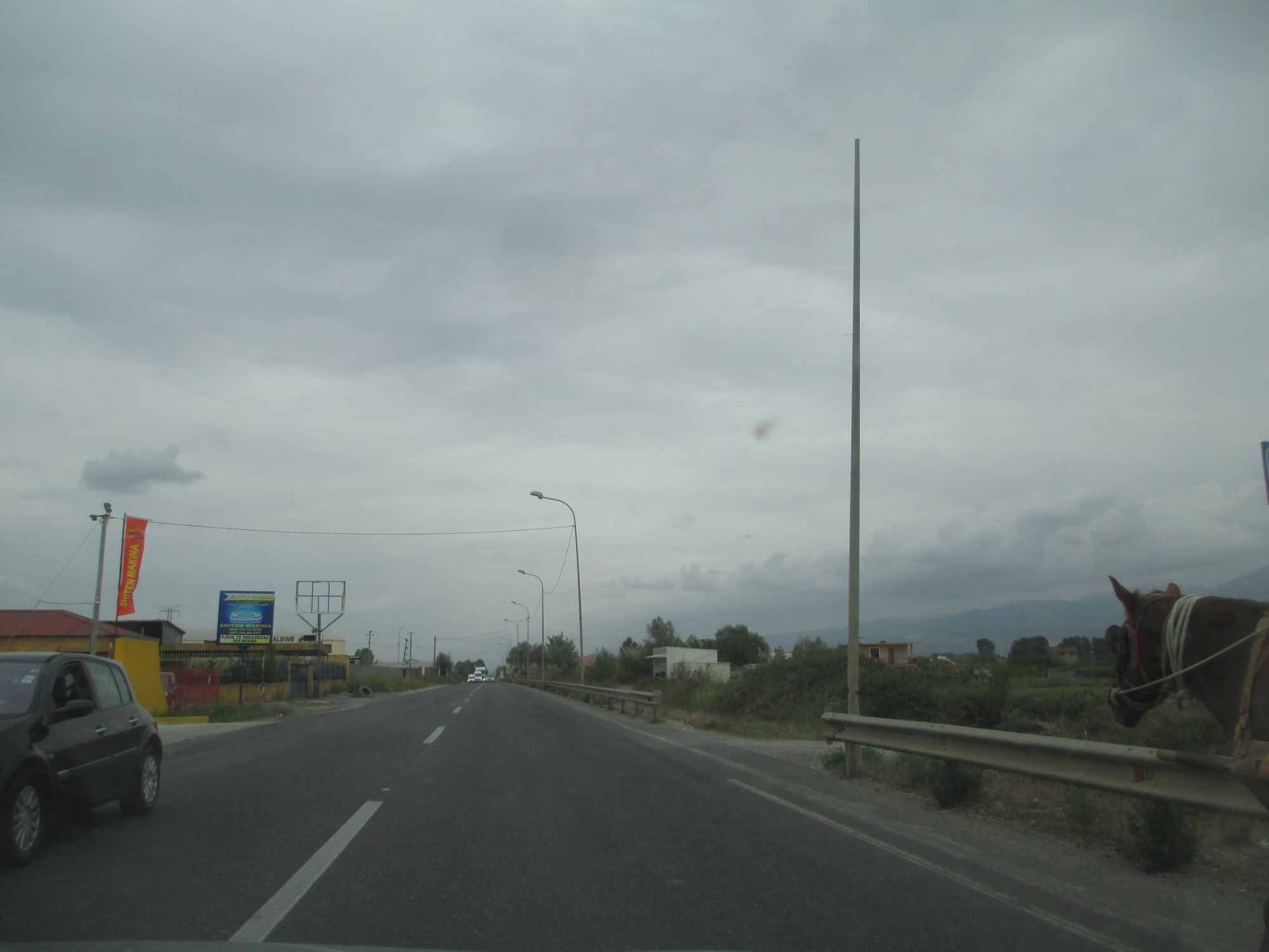 На дороге в Шкодер. (06.09.2015)