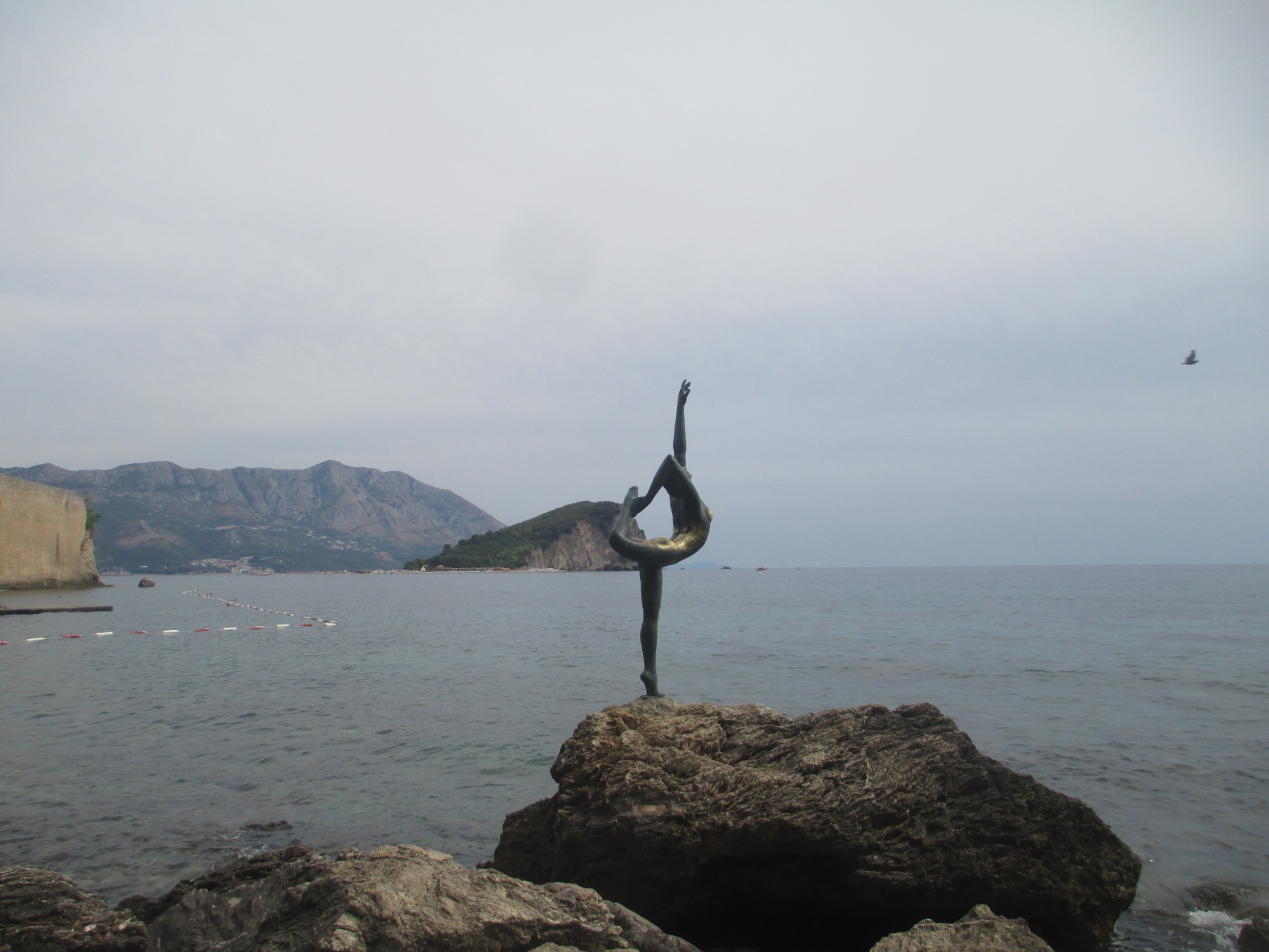 Будва. Статуя «Танцовщица из Будвы». (09.09.2015)