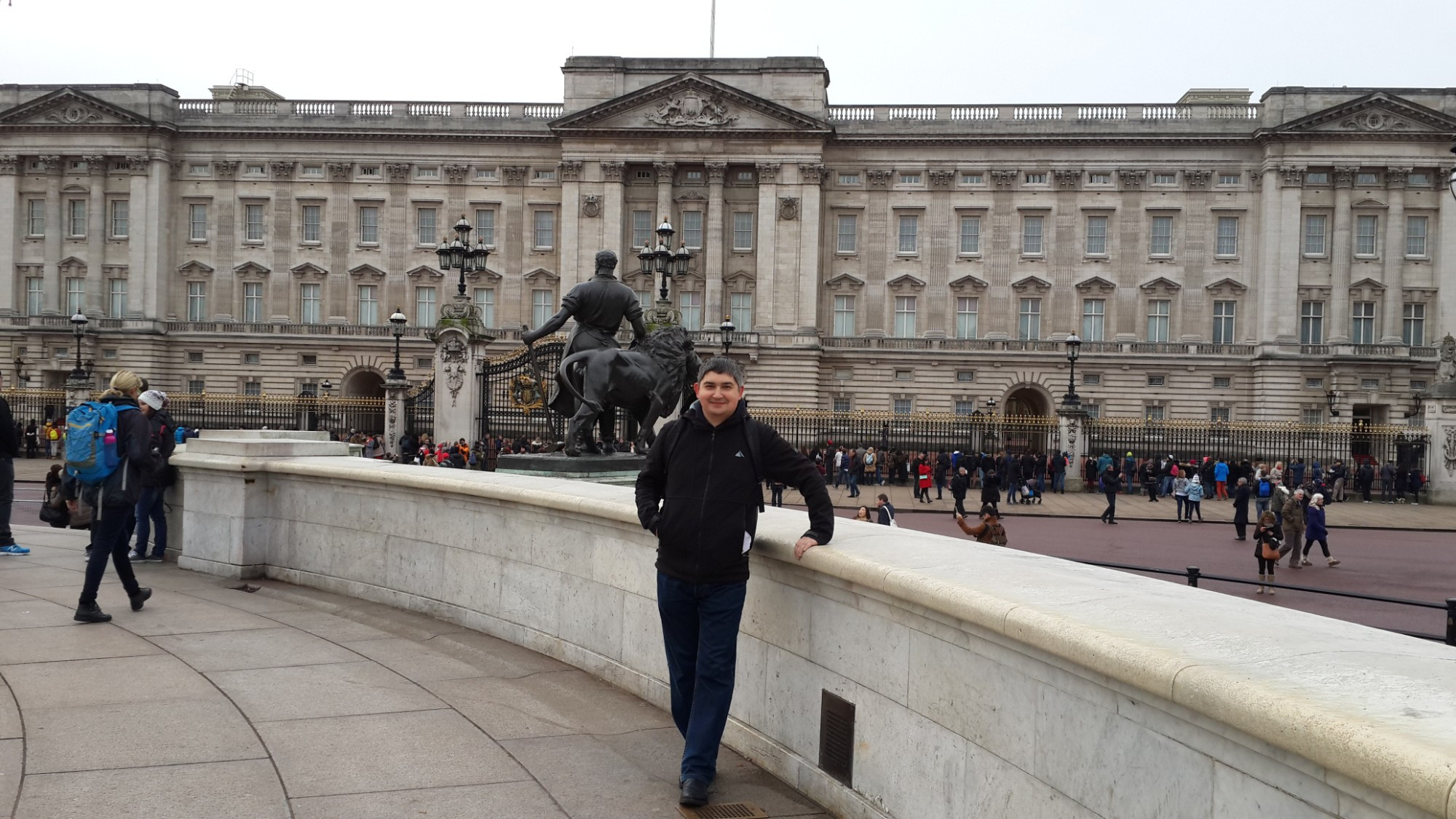 Лондон. Я у Букингемского дворца. (01.01.2016)