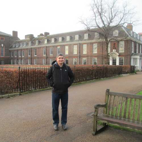 Лондон. Я у Кенсингтонского дворца. (01.01.2016)
