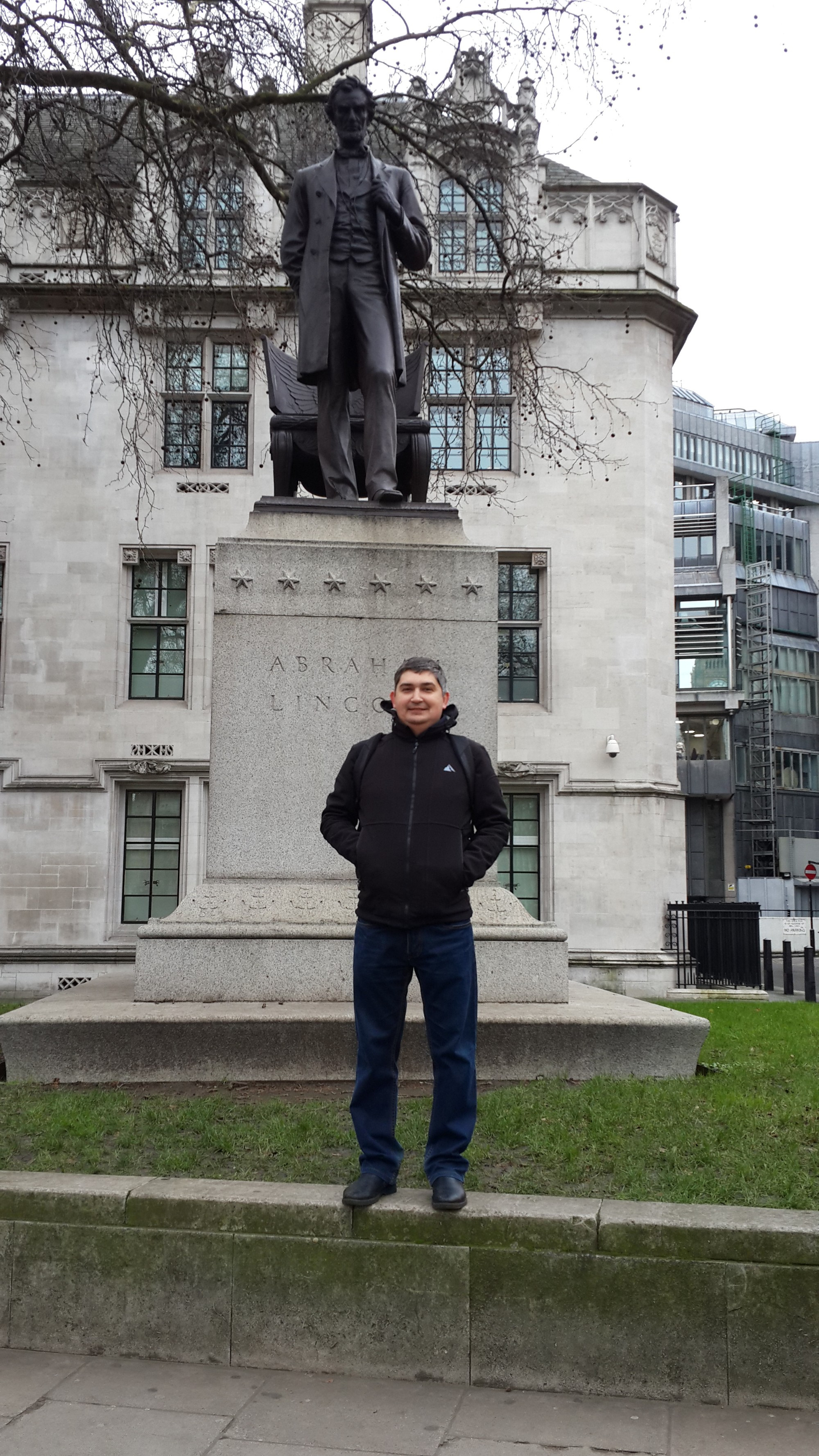 Лондон. Я у памятника Линкольну. (01.01.2016)