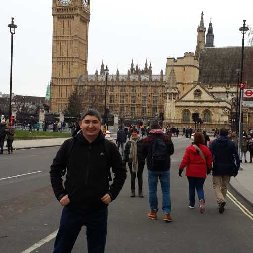 Лондон. Я на фоне Биг Бена. (01.01.2016)