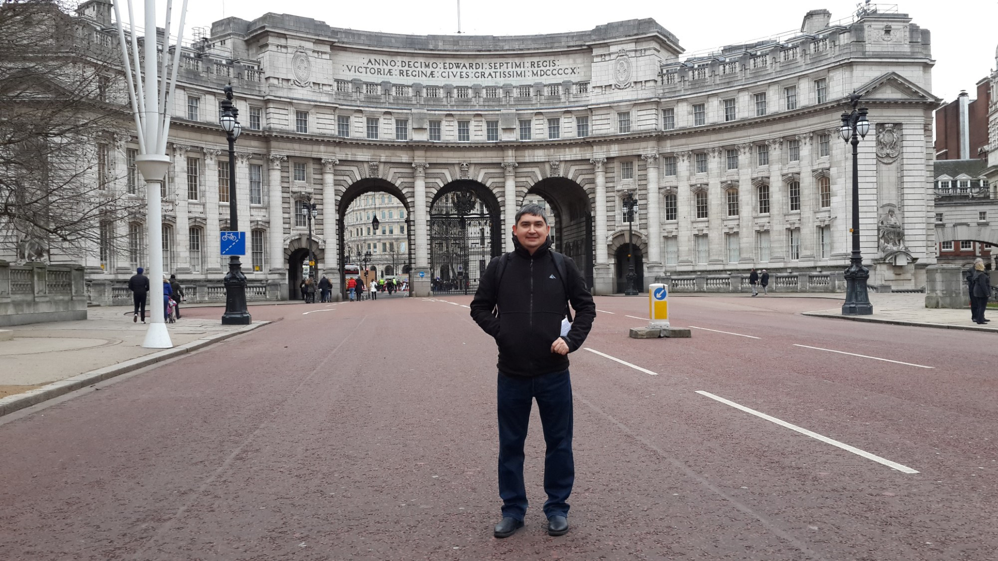Лондон. Я у Адмиралтейской арки. (01.01.2016)