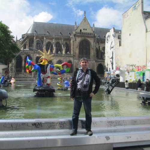 Париж. Я у фонтана Стравинского. (14.06.2016)