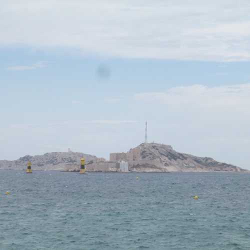 Марсель. Вид на Фриульские острова. Замок Иф немного просматривается. (18.06.2016)