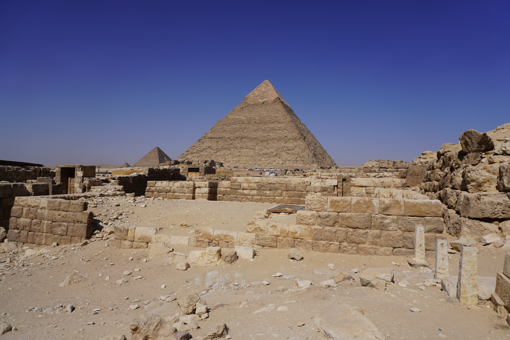 Плато Гиза. Вид на пирамиду Хефрена. (15.05.2021)