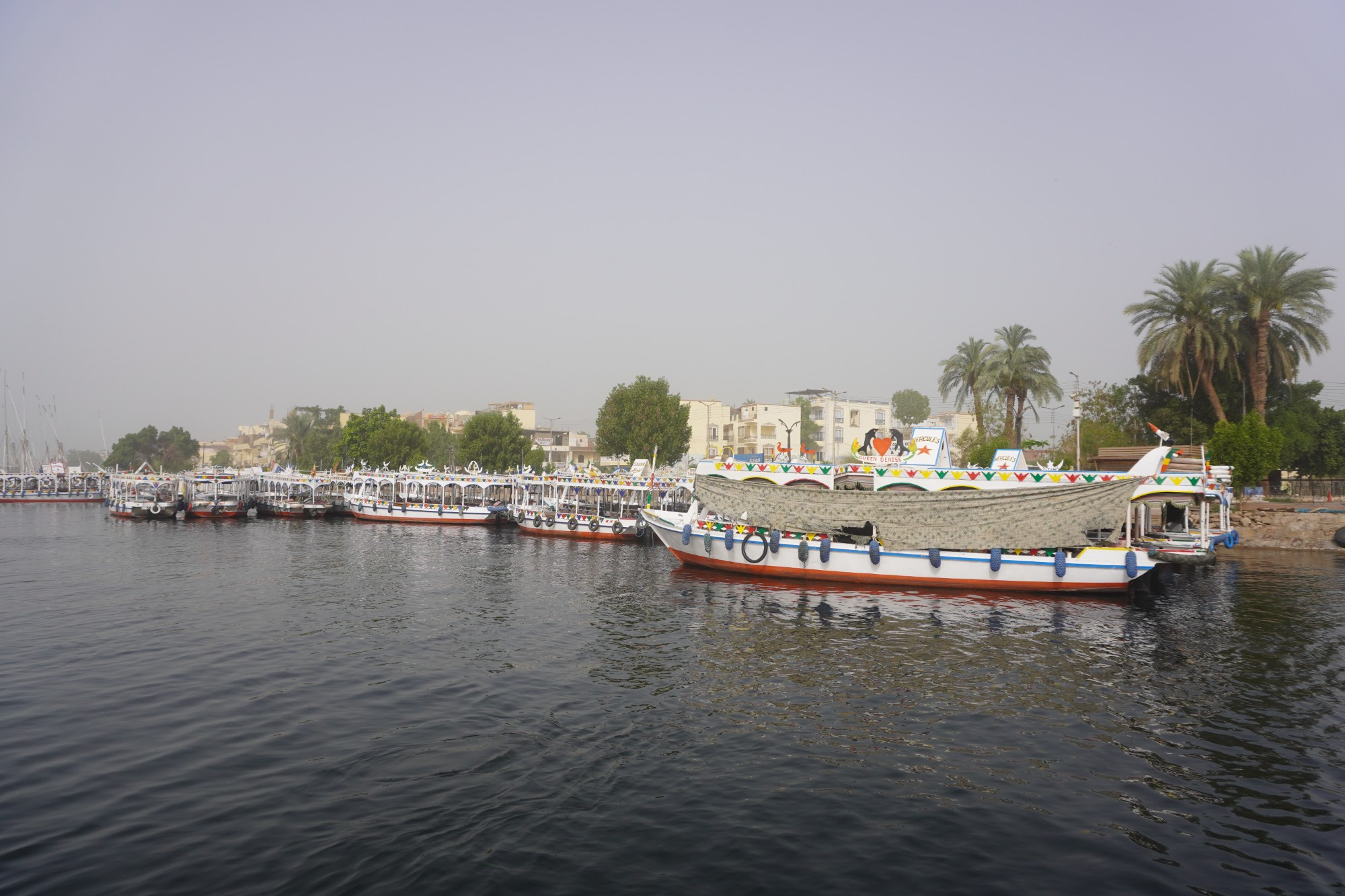 Луксор. Лодки у пристани на западном берегу Нила. (17.05.2021)
