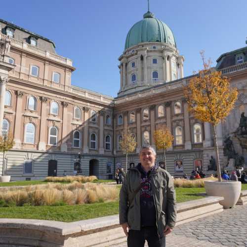 Будапешт. Я у Королевского дворца. (28.10.2021)