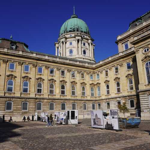 Будапешт. Королевский дворец. Львиный двор. (28.10.2021)