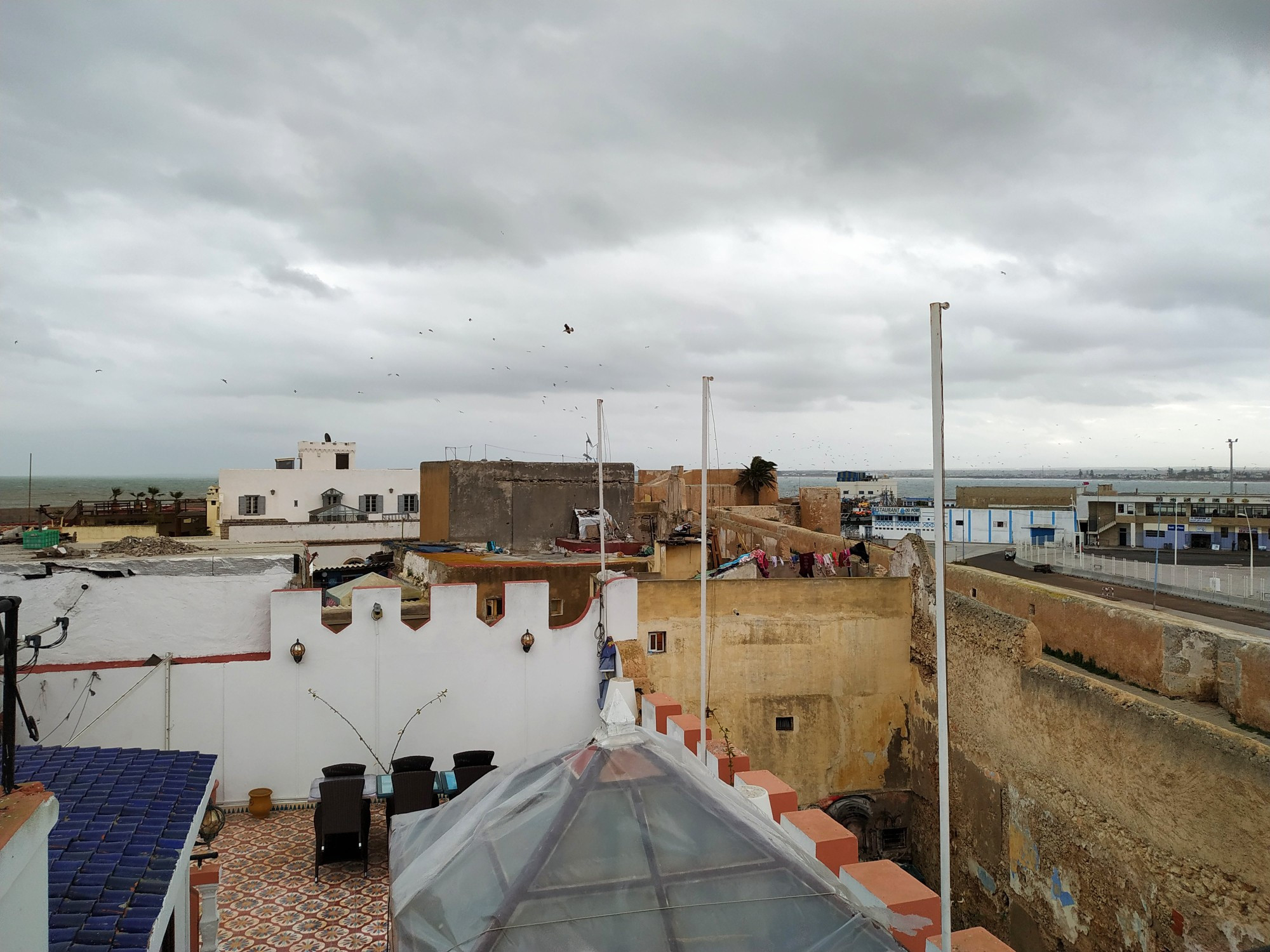 Эль-Джадида. Вид с террасы отеля. (16.03.2020)