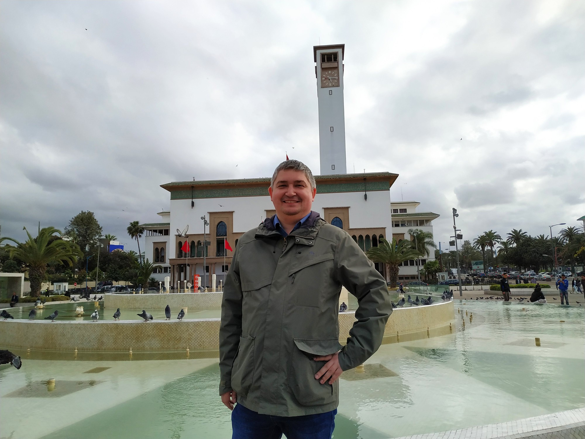 Касабланка. Я на площади Мохаммеда V. (16.03.2020)