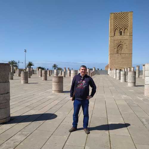 Рабат. Я на фоне Башни Хассана. (17.03.2020)
