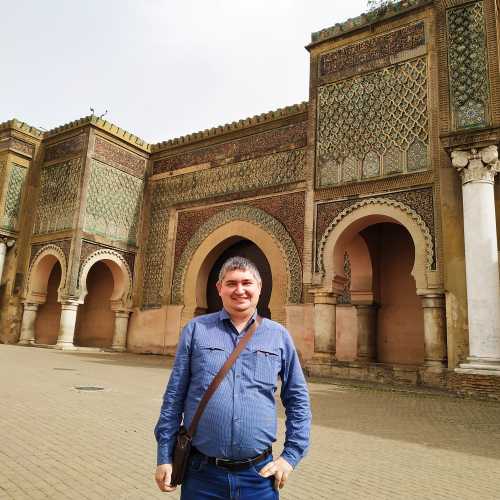 Мекнес. Я на фоне ворот Баб-эль-Мансур. (18.03.2020)