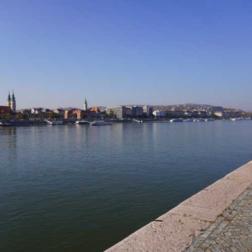 Будапешт. Набережная Дуная в Пеште. (28.10.2021)