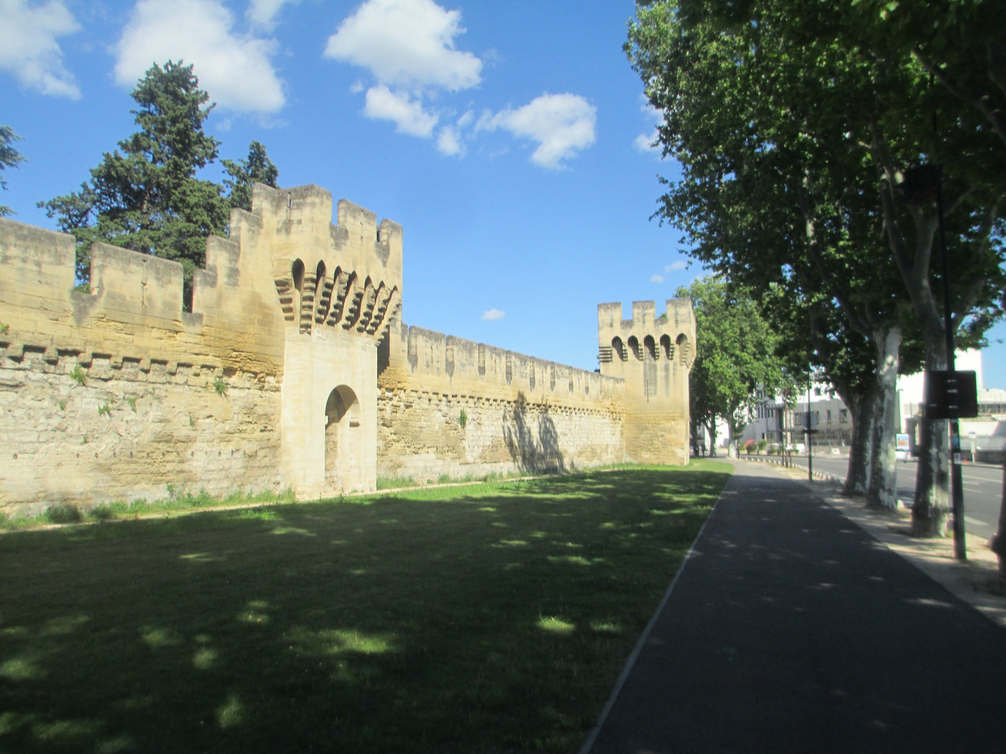 Крепостная стена Авиньона. (19.06.2016)