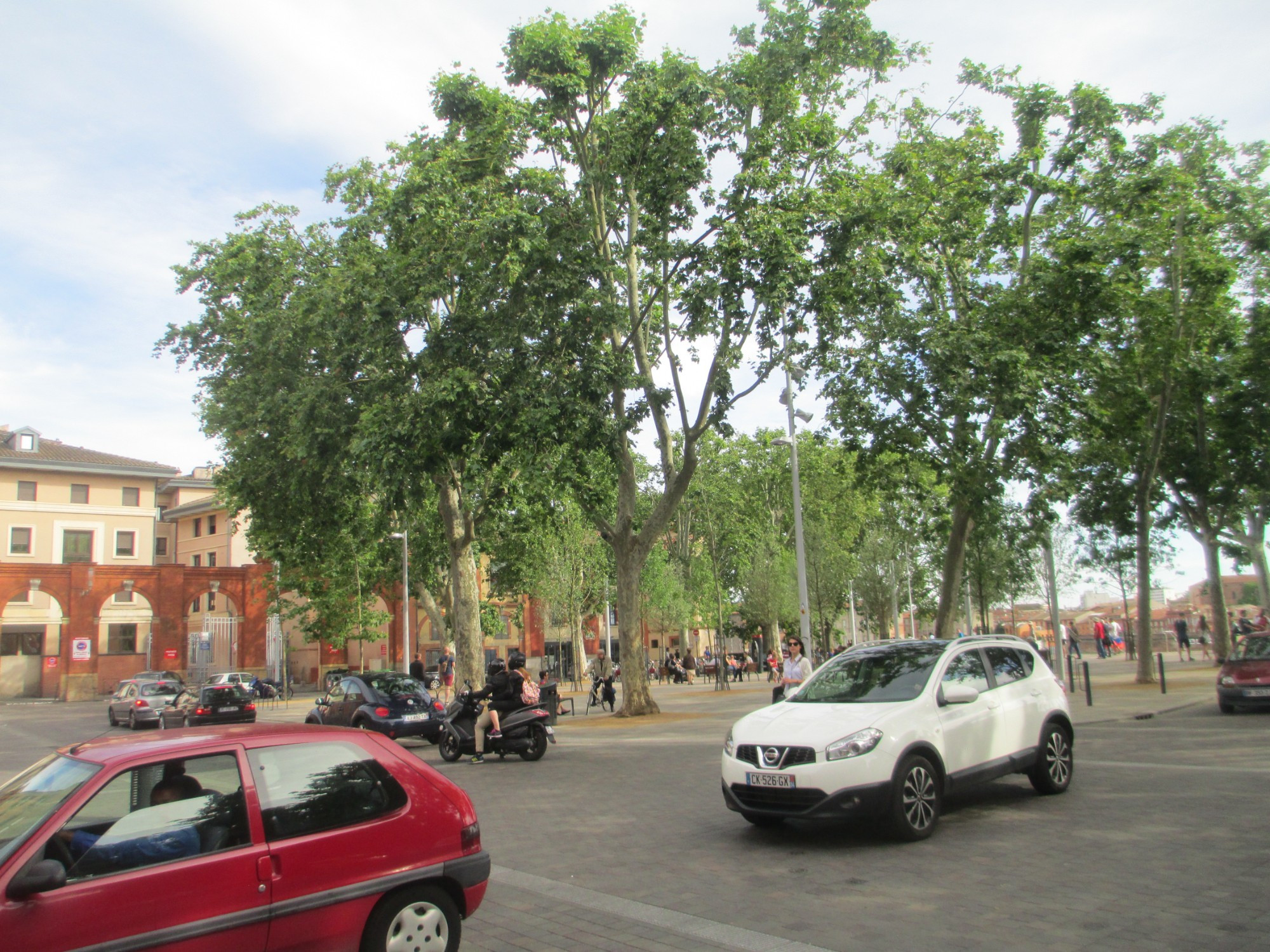 Тулуза. Площадь Святого Петра. (20.06.2016)