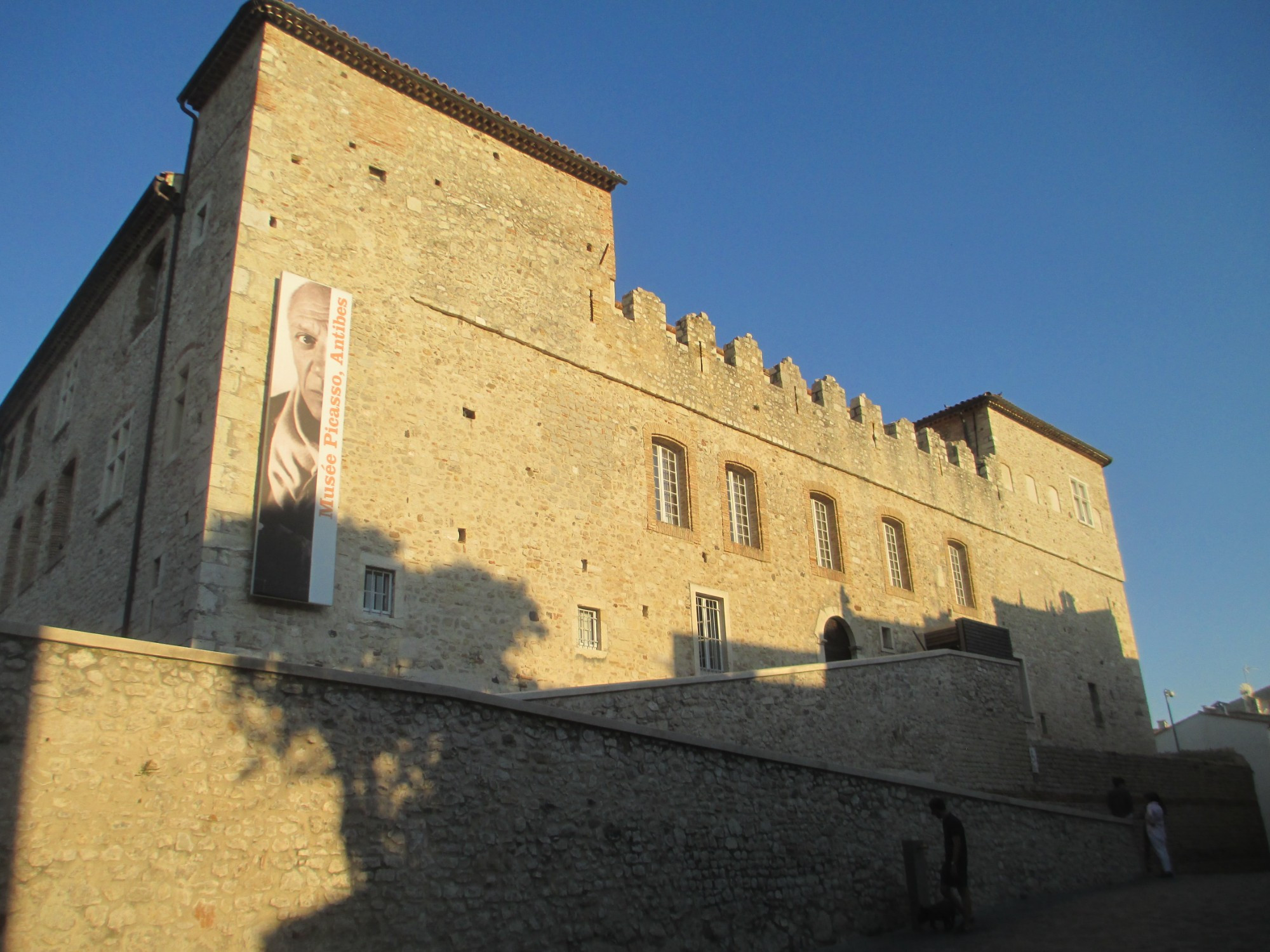 Антиб. Замок Гримальди и музей Пикассо. (23.06.2016)