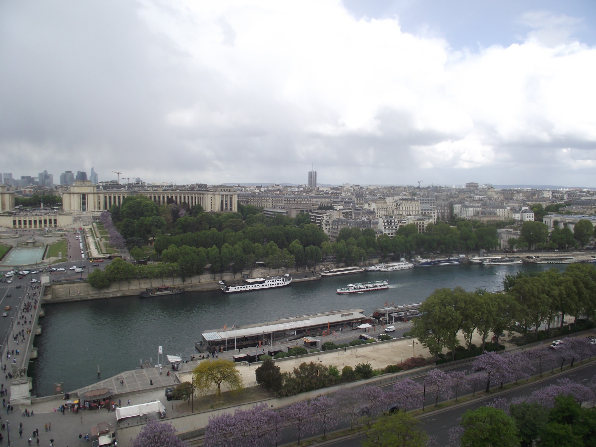 Париж. Вид на Сену с Эйфелевой башни. (26.04.2017)