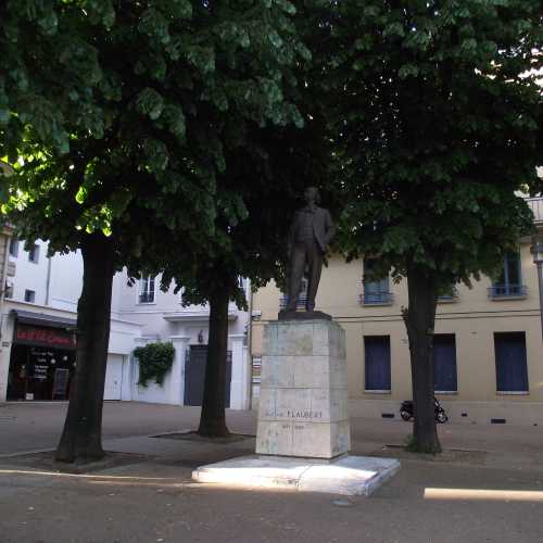 Руан. Памятник Густаву Флоберу. (27.04.2017)