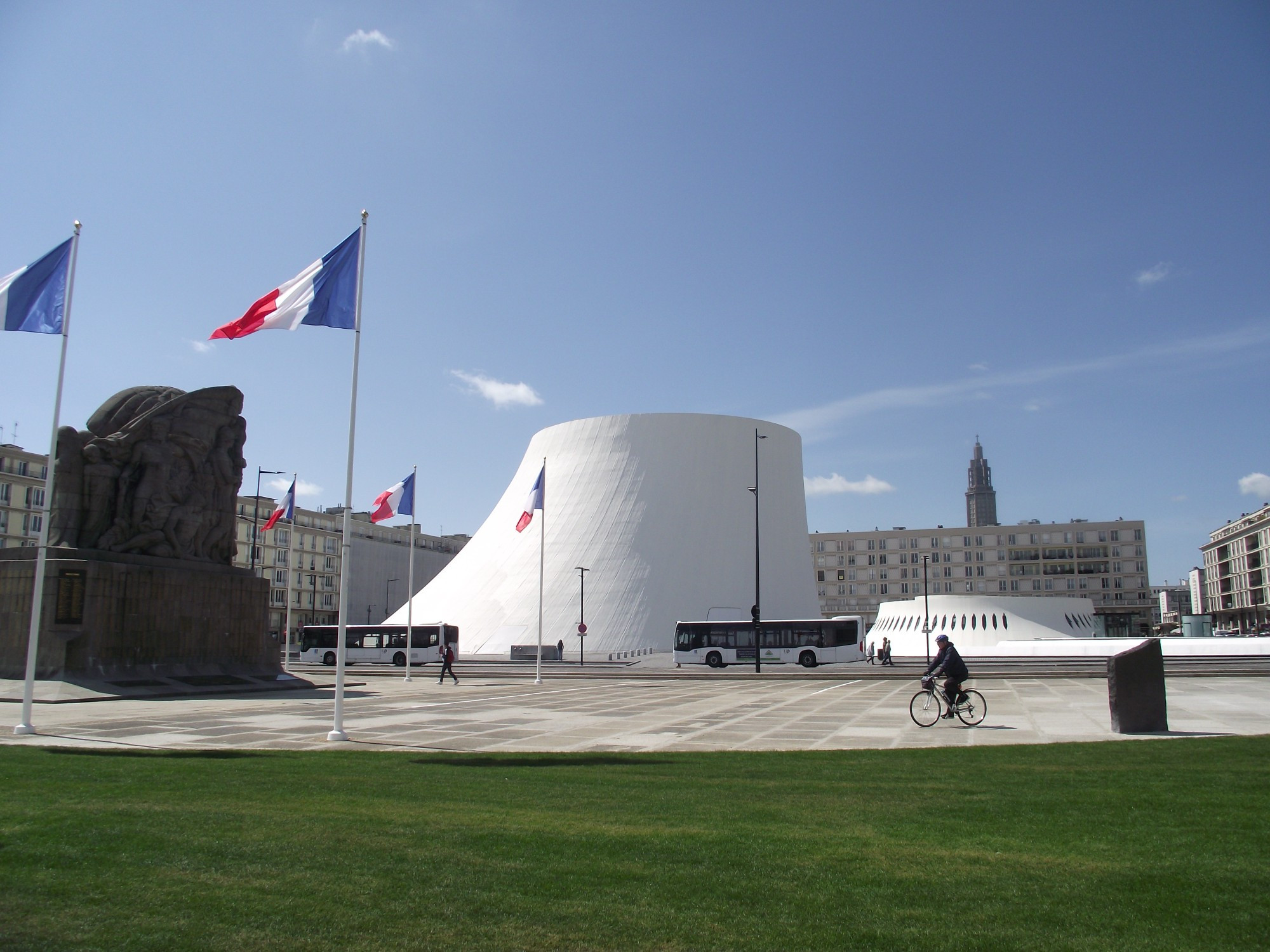 Гавр. Площадь Генерала де Голля. (27.04.2017)