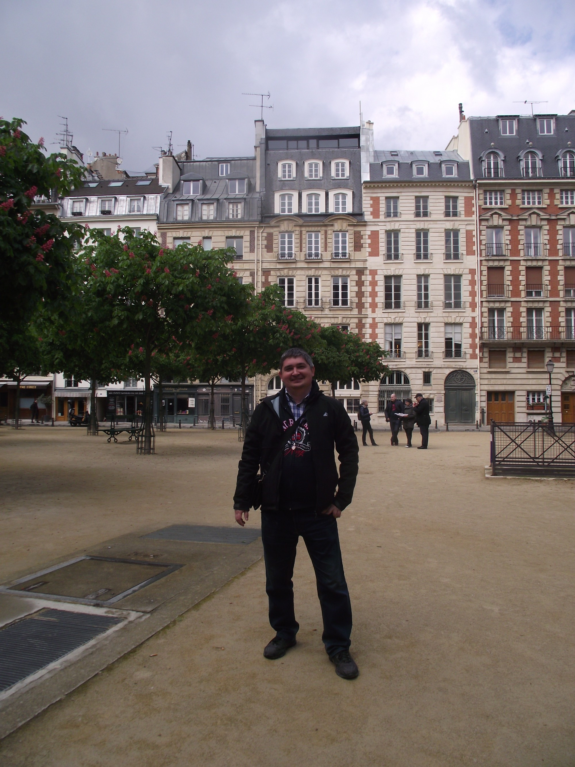 Париж. Я на площади Дофина. (28.04.2017)