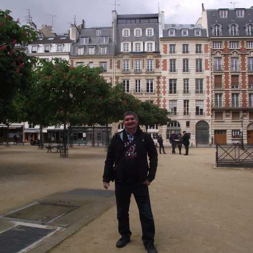 Париж. Я на площади Дофина. (28.04.2017)