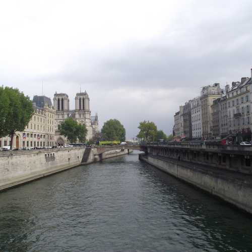 Париж. Вид с моста Сен-Мишель. (28.04.2017)