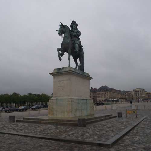 Версаль. Памятник Людовику XIV. (28.04.2017)