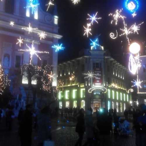 Любляна. Вечерняя иллюминация на площади Прешерна. (02.01.2017)