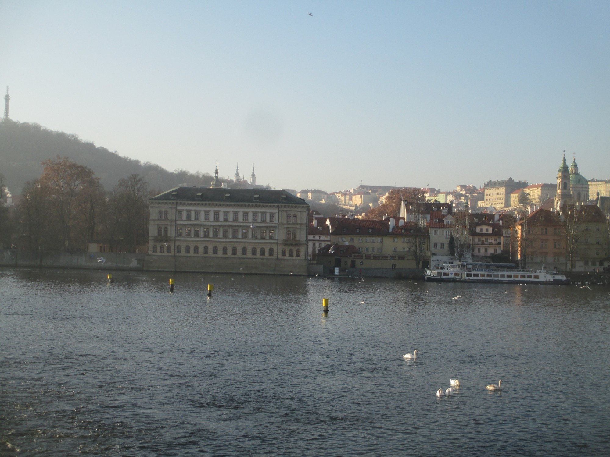 Прага. Вид на Влтаву. (31.12.2016)