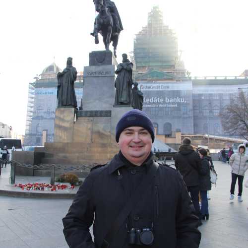 Прага. Я у памятника Святому Вацлаву. (31.12.2016)