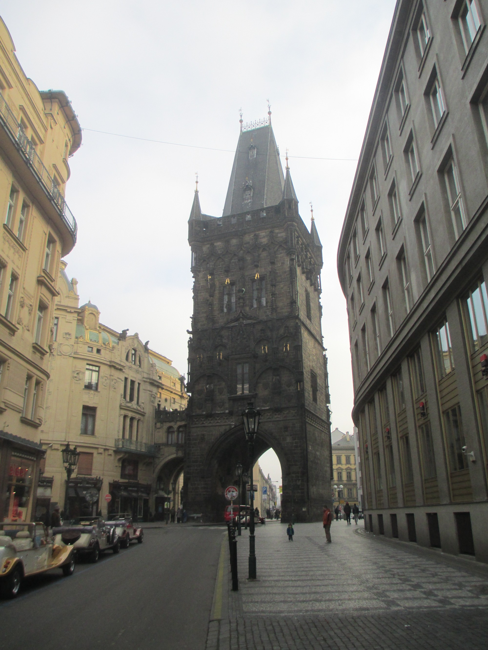 Прага. Пороховая башня. (01.01.2017)