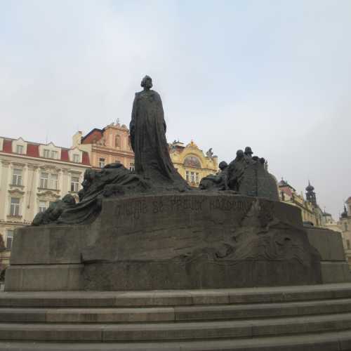 Прага. Староместская площадь. Памятник Яну Гусу. (01.01.2017)