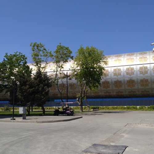 Баку. Здание музея ковра Азербайджана. (12.05.2019)