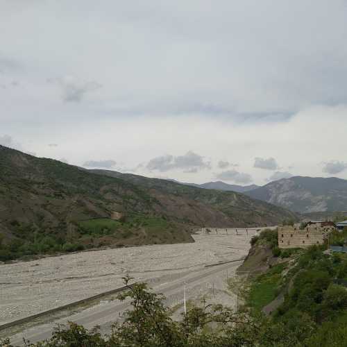 Вид на Лагич и реку Гирдыманчай. (10.05.2019)