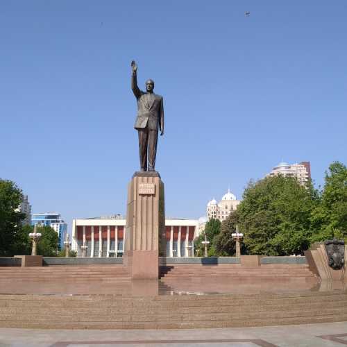 Баку. Памятник Гейдару Алиеву. (13.05.2019)