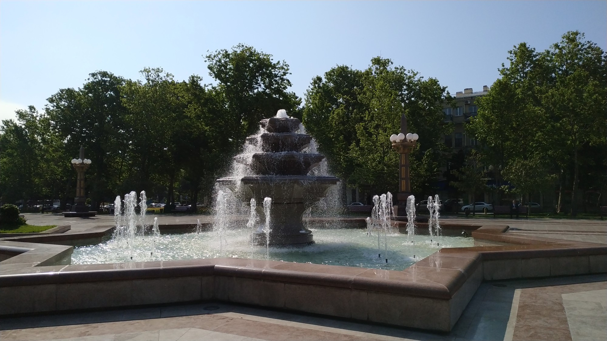 Баку. Фонтан в парке Гейдара Алиева. (13.05.2019)