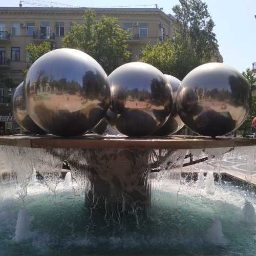 Баку. Площадь фонтанов. (13.05.2019)