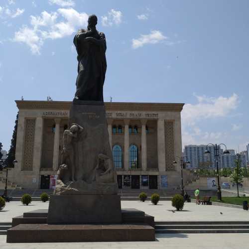 Баку. Памятник Физули. (13.05.2019)