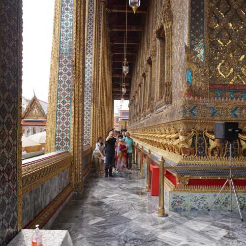 Бангкок. Храмовый комплекс Ват Пхракэу. Храм Изумрудного Будды. (29.10.2023)