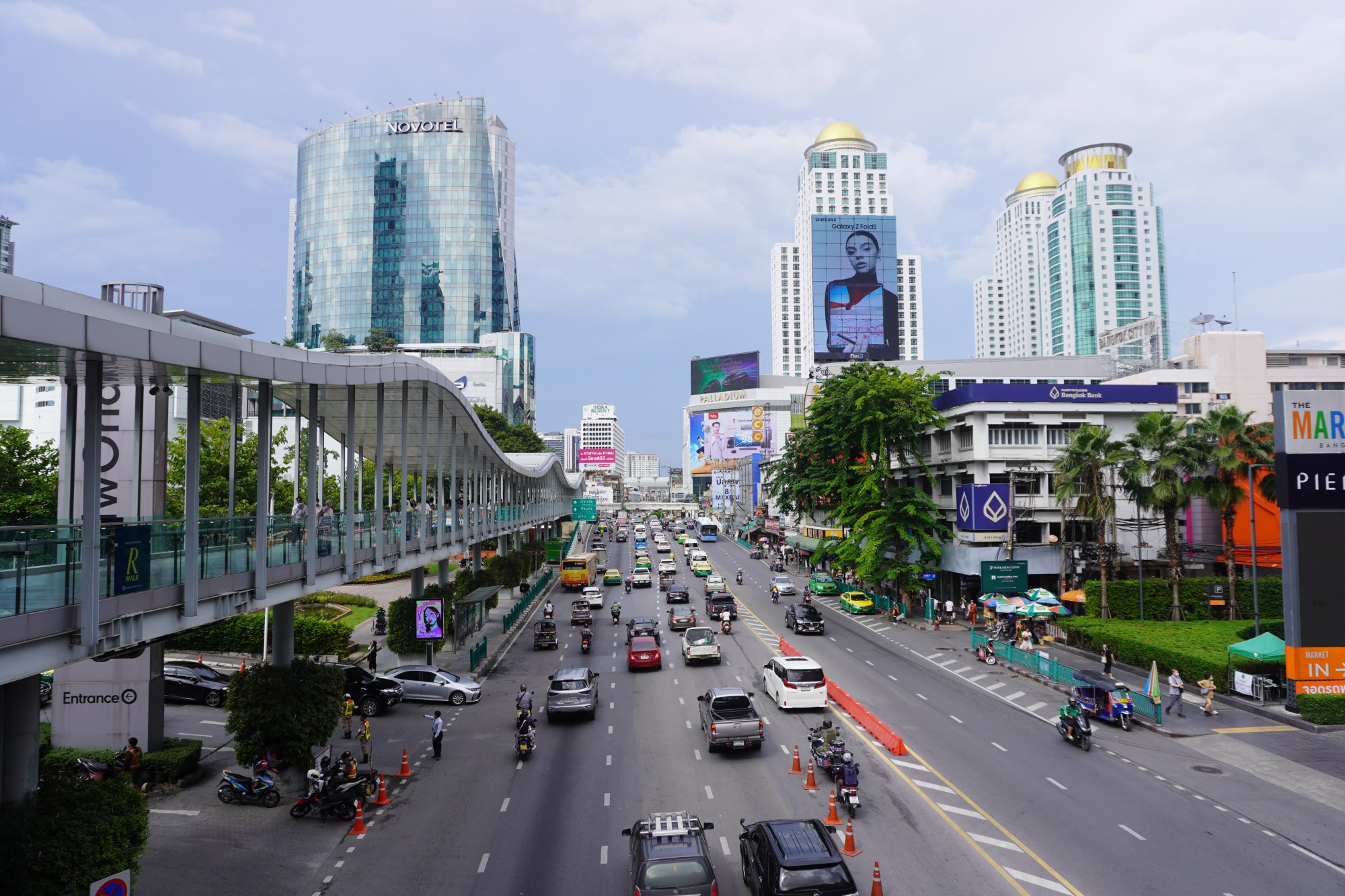 Бангкок. Улица Ратчадамри. (30.10.2023)