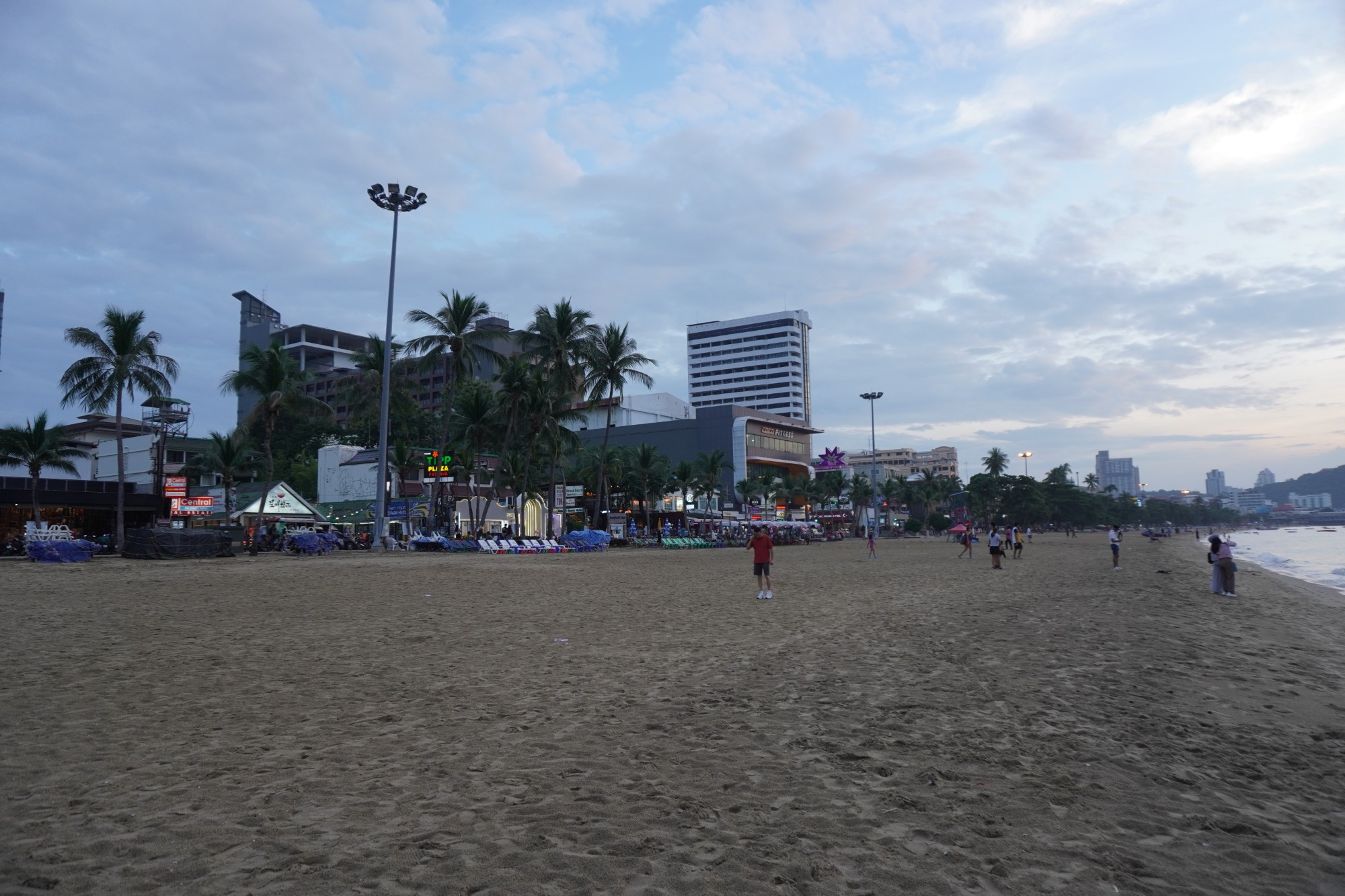 Паттайя. Пляж Pattaya Beach. (01.11.2023)