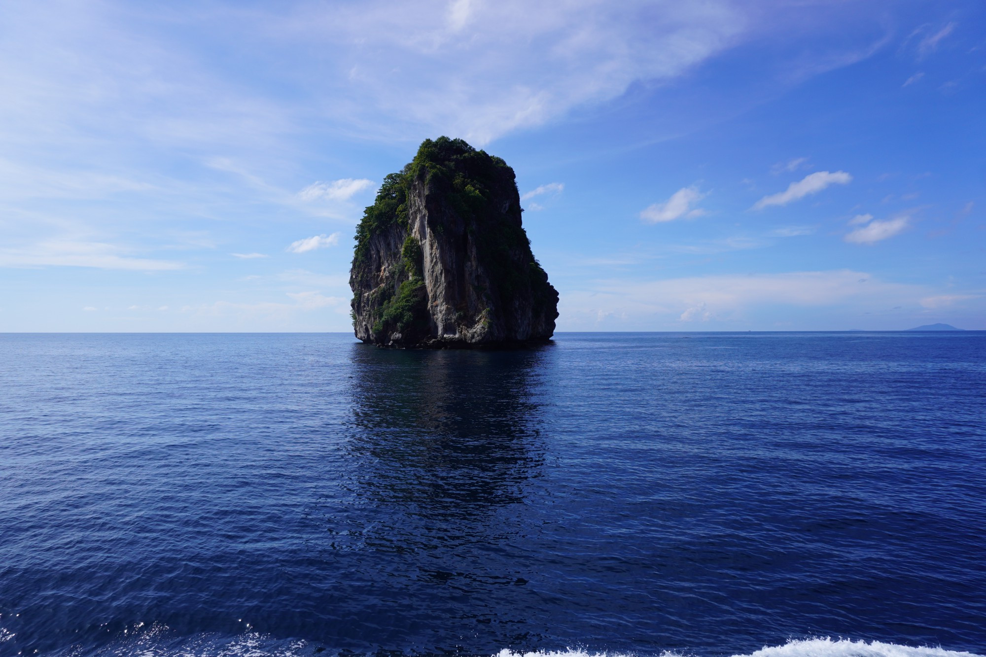 Вид с парома от Пхукета к островам Пхи-Пхи. (06.11.2023)
