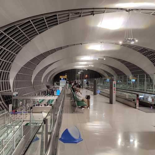 Бангкок. Аэропорт Суварнабхуми. (11.11.2023)