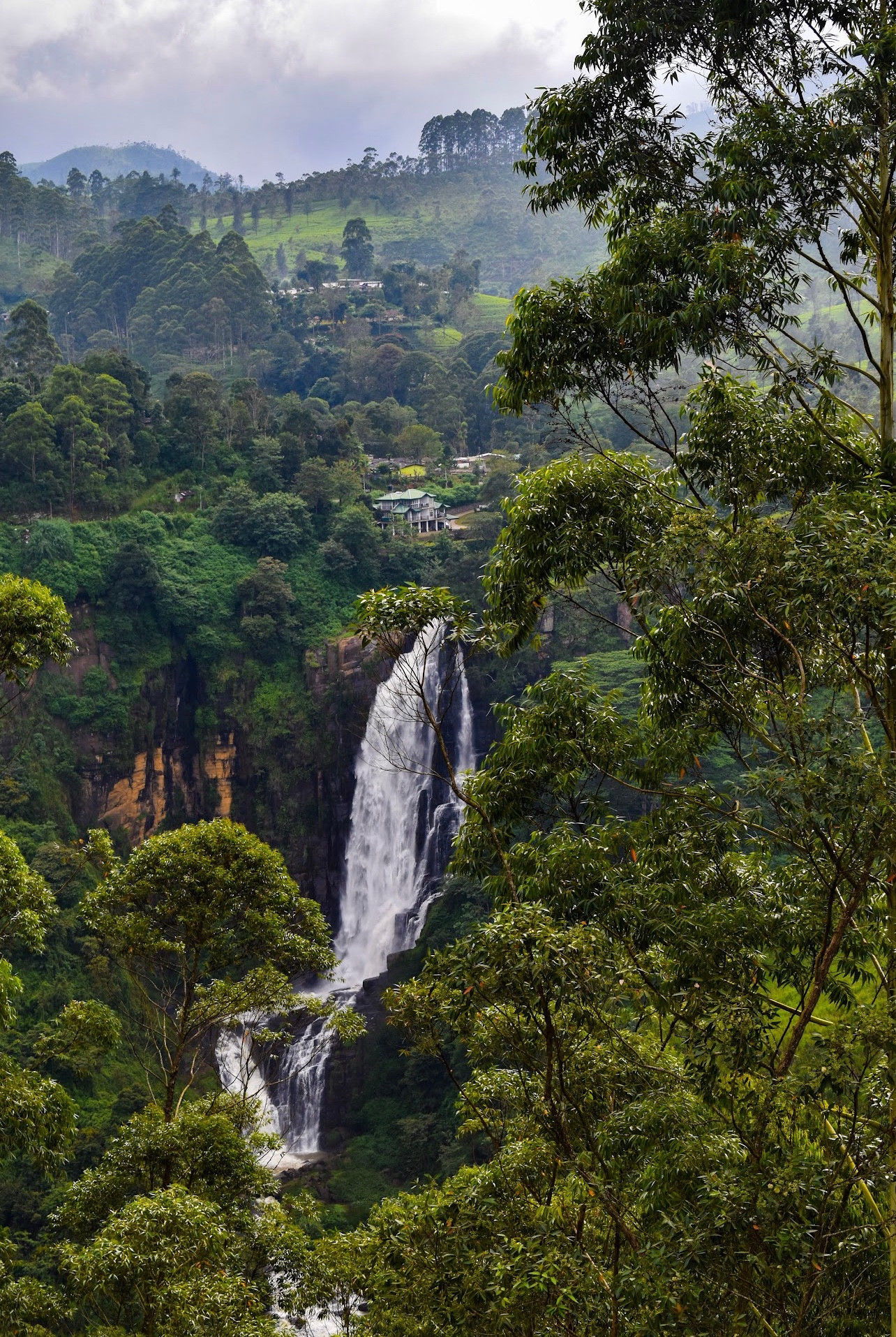 Devon Falls, Sri Lanka