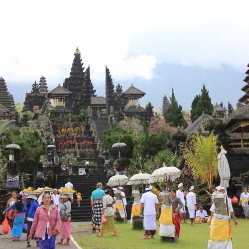 Pura Besakih, Indonesia