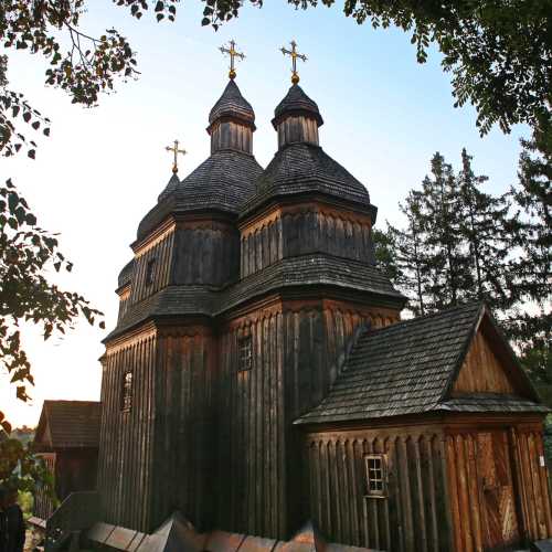 Деревянная церковь , Зиньков, Украина