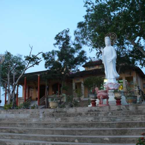 Buu Son temple, Вьетнам