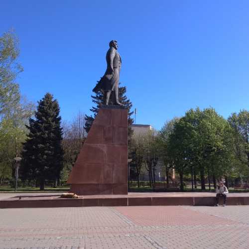 Памятник И. Д. Черняховскому, Россия